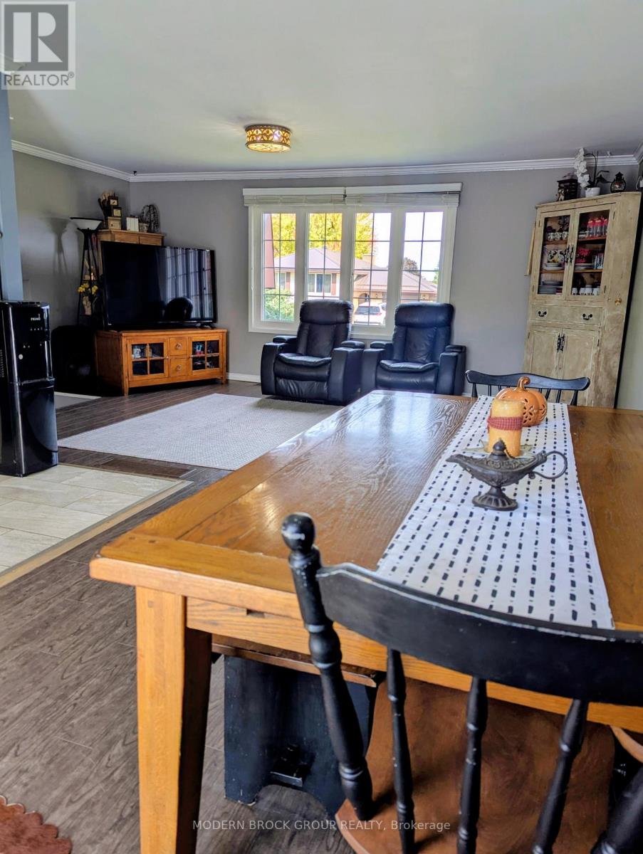 1350 Linden Crescent, Brockville, Ontario  K6V 6B6 - Photo 3 - X12479379