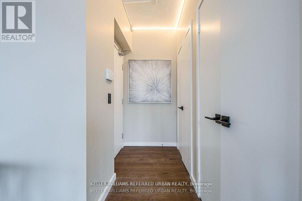 2501 - 218 QUEENS QUAY W, Toronto, Ontario