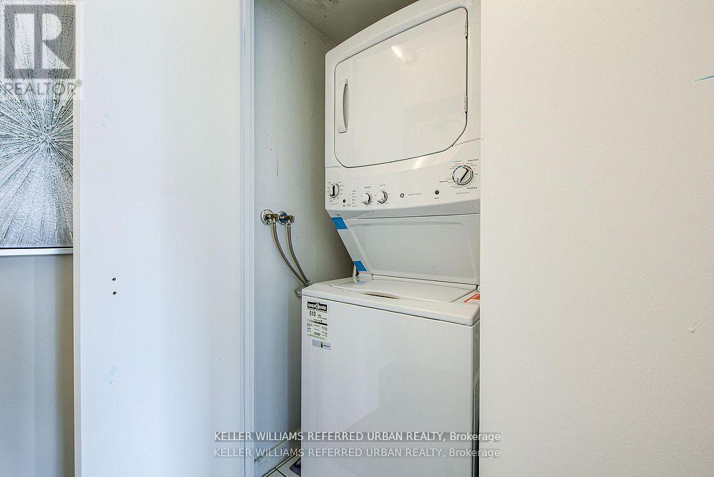 2501 - 218 Queens Quay W, Toronto, Ontario  M5J 2Y6 - Photo 2 - C12499076