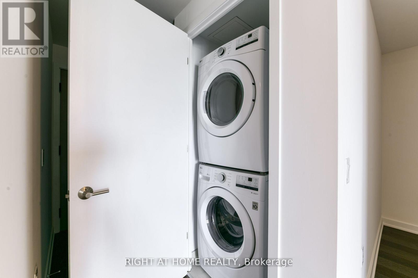 1201 - 130 River Street, Toronto, Ontario  M5A 0R8 - Photo 11 - C12499082