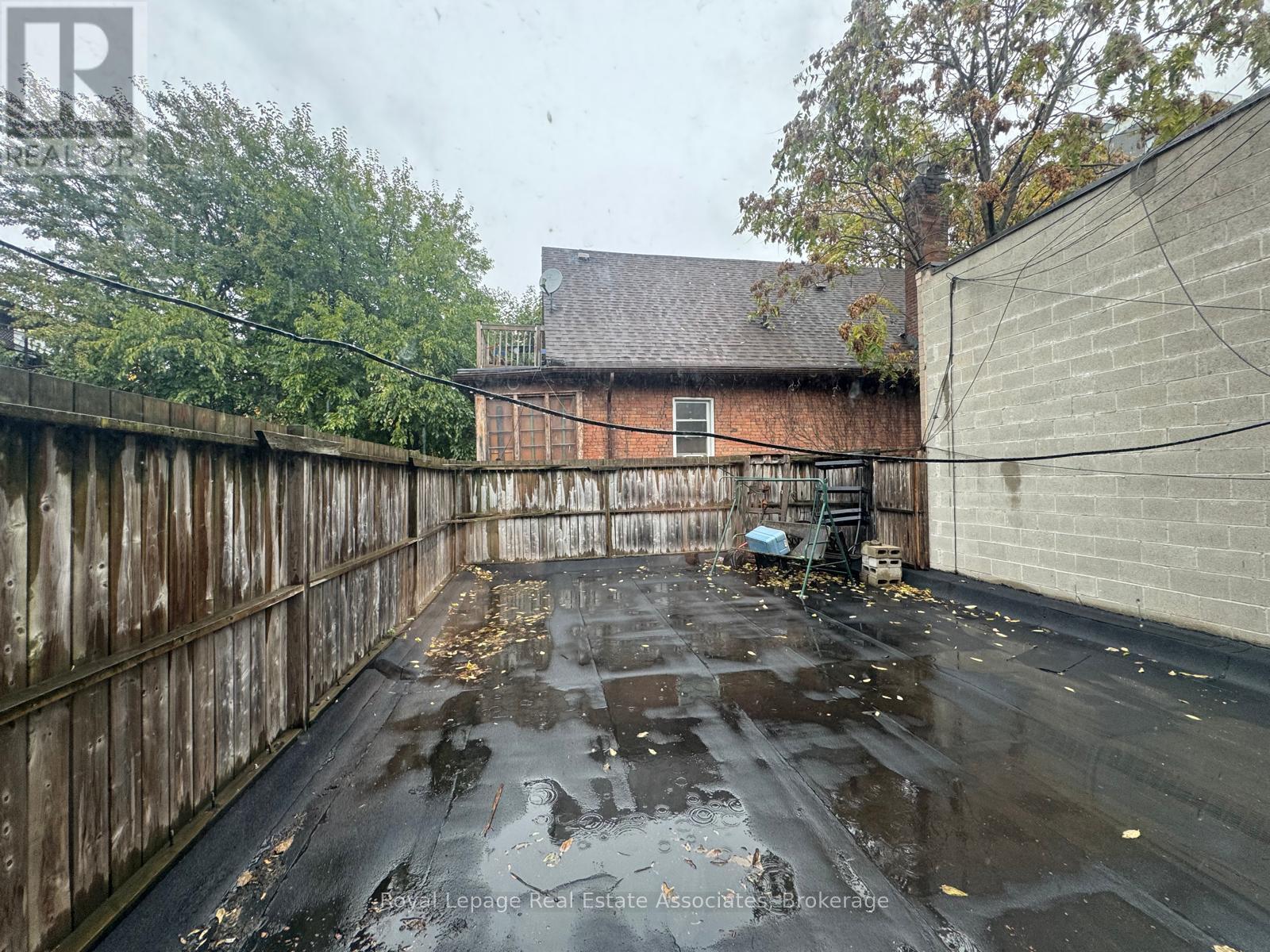 Second Floor Unit A - 388 Bloor Street W, Toronto, Ontario  M5S 1X4 - Photo 9 - C12499148