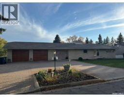 110 Logan CRESCENT E