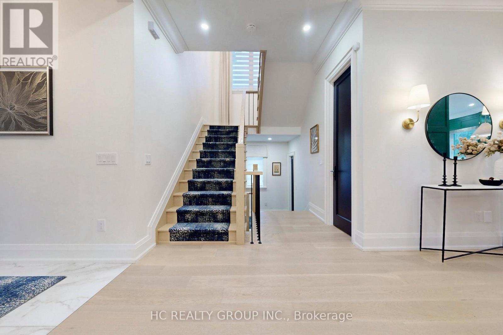 6077 Hillsdale Drive, Whitchurch-Stouffville, Ontario  L4A 3B7 - Photo 19 - N12499004