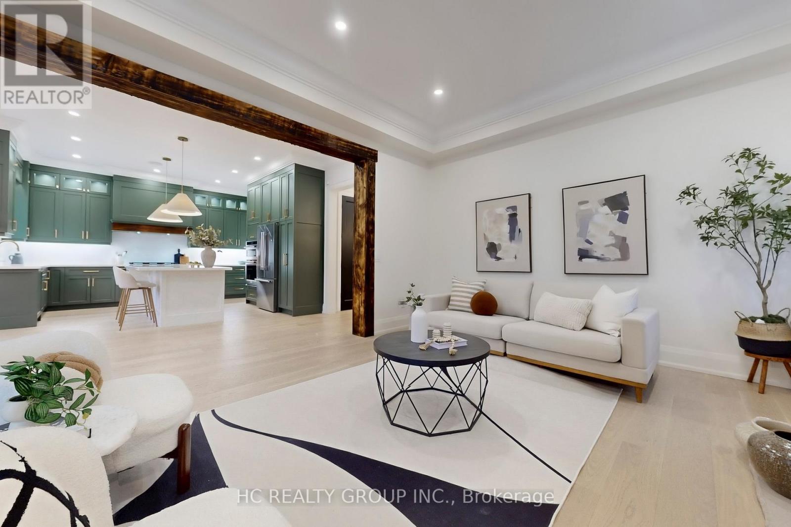 6077 Hillsdale Drive, Whitchurch-Stouffville, Ontario  L4A 3B7 - Photo 4 - N12499004