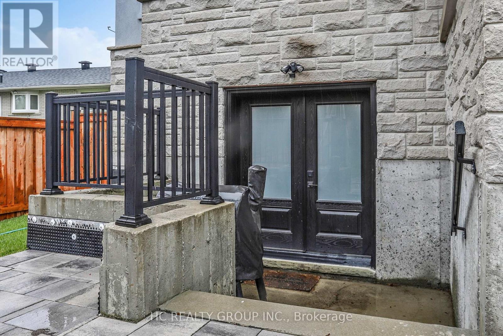 6077 Hillsdale Drive, Whitchurch-Stouffville, Ontario  L4A 3B7 - Photo 46 - N12499004