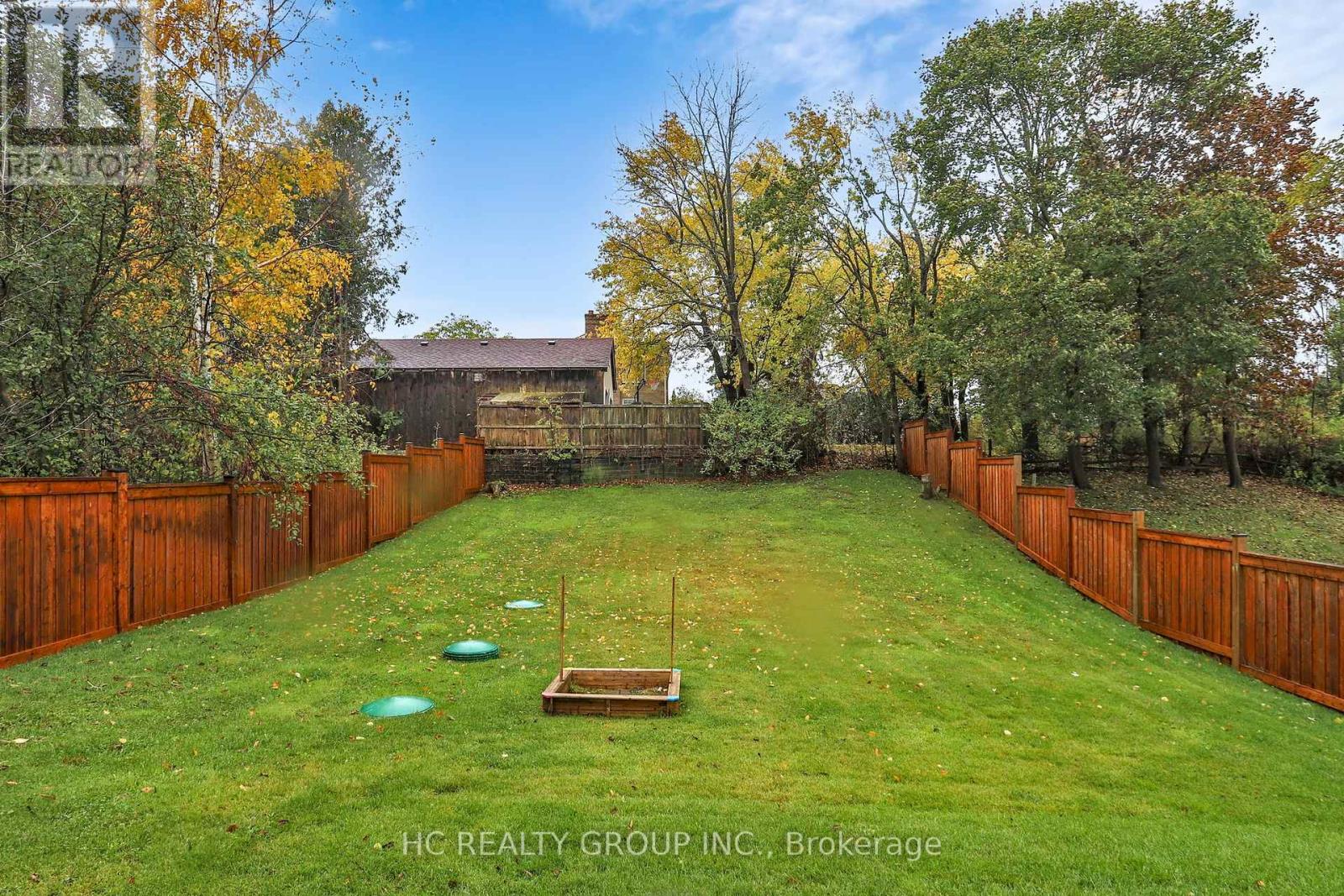 6077 Hillsdale Drive, Whitchurch-Stouffville, Ontario  L4A 3B7 - Photo 48 - N12499004