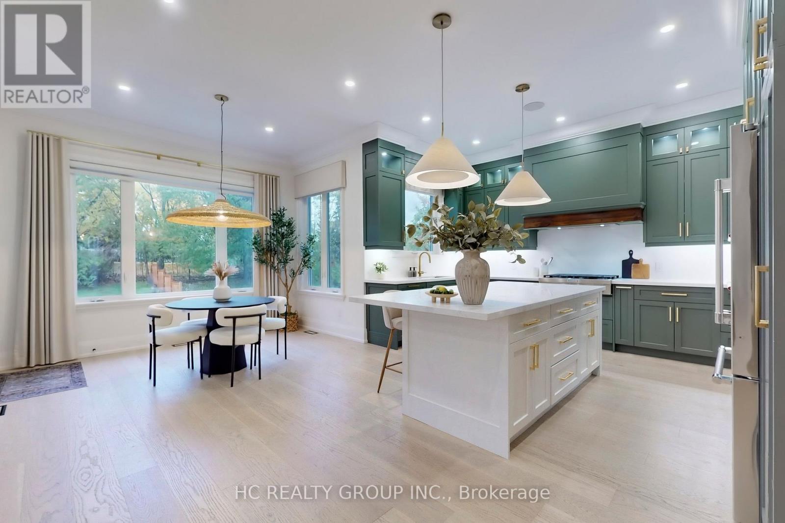 6077 Hillsdale Drive, Whitchurch-Stouffville, Ontario  L4A 3B7 - Photo 8 - N12499004