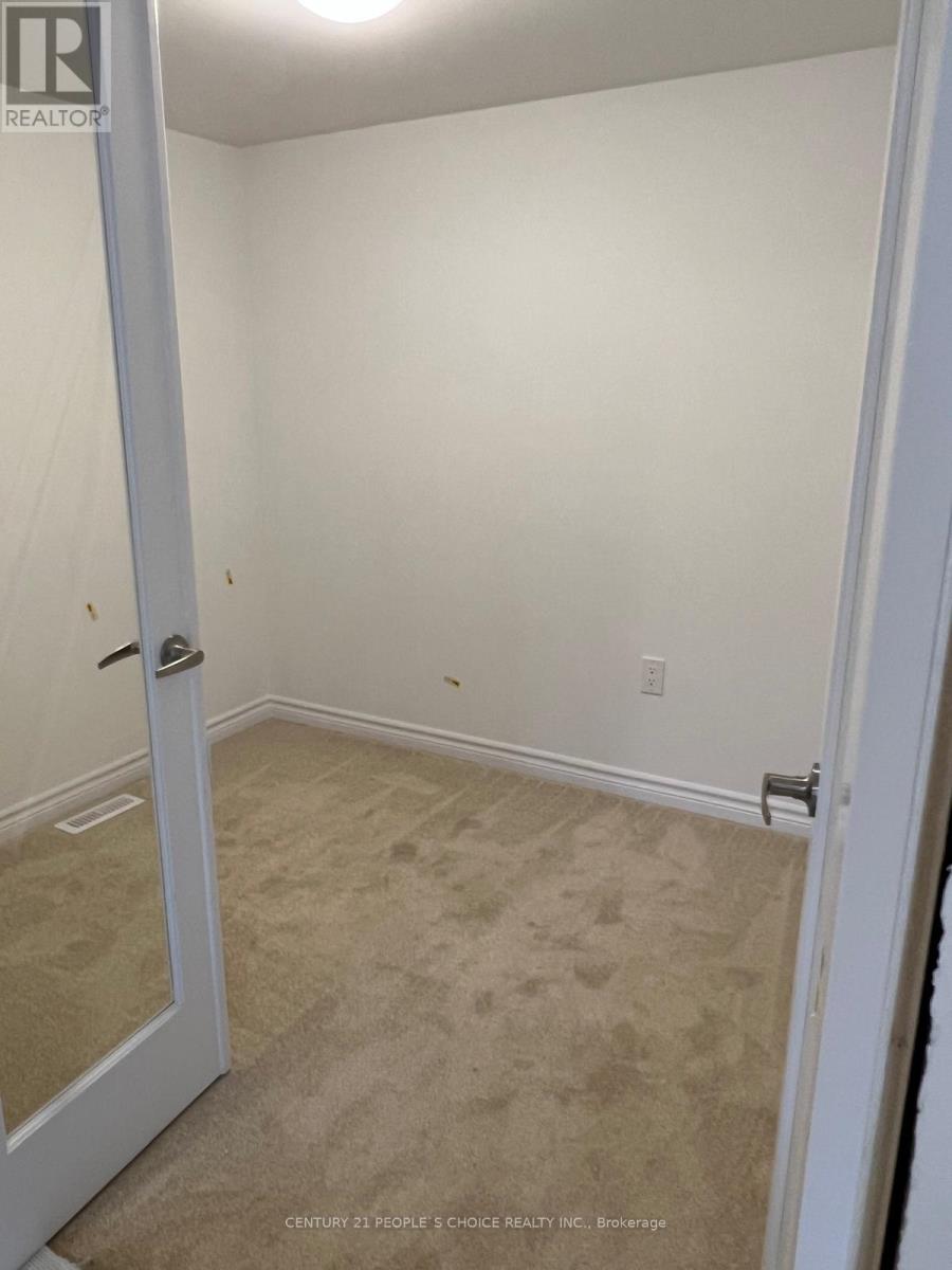 7 Silo Mews, Barrie, Ontario  L9J 0V3 - Photo 8 - S12499064