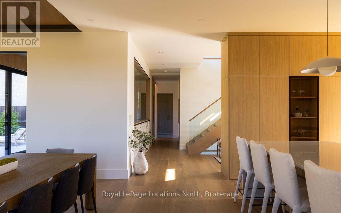 104 Maryward Crescent, Blue Mountains, Ontario  N0H 1J0 - Photo 10 - X12455356