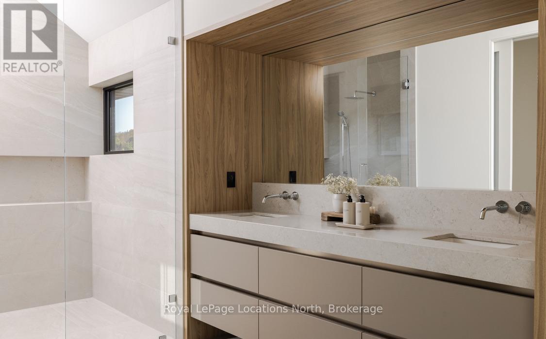 104 Maryward Crescent, Blue Mountains, Ontario  N0H 1J0 - Photo 35 - X12455356