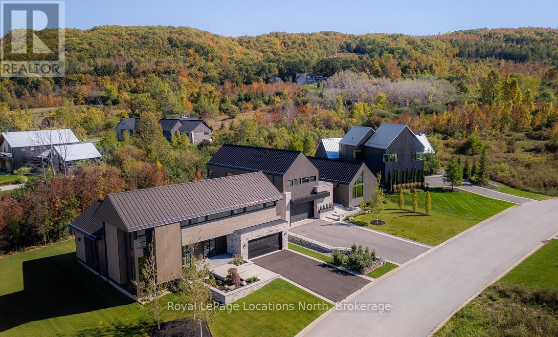 104 Maryward Crescent, Blue Mountains, Ontario  N0H 1J0 - Photo 5 - X12455356