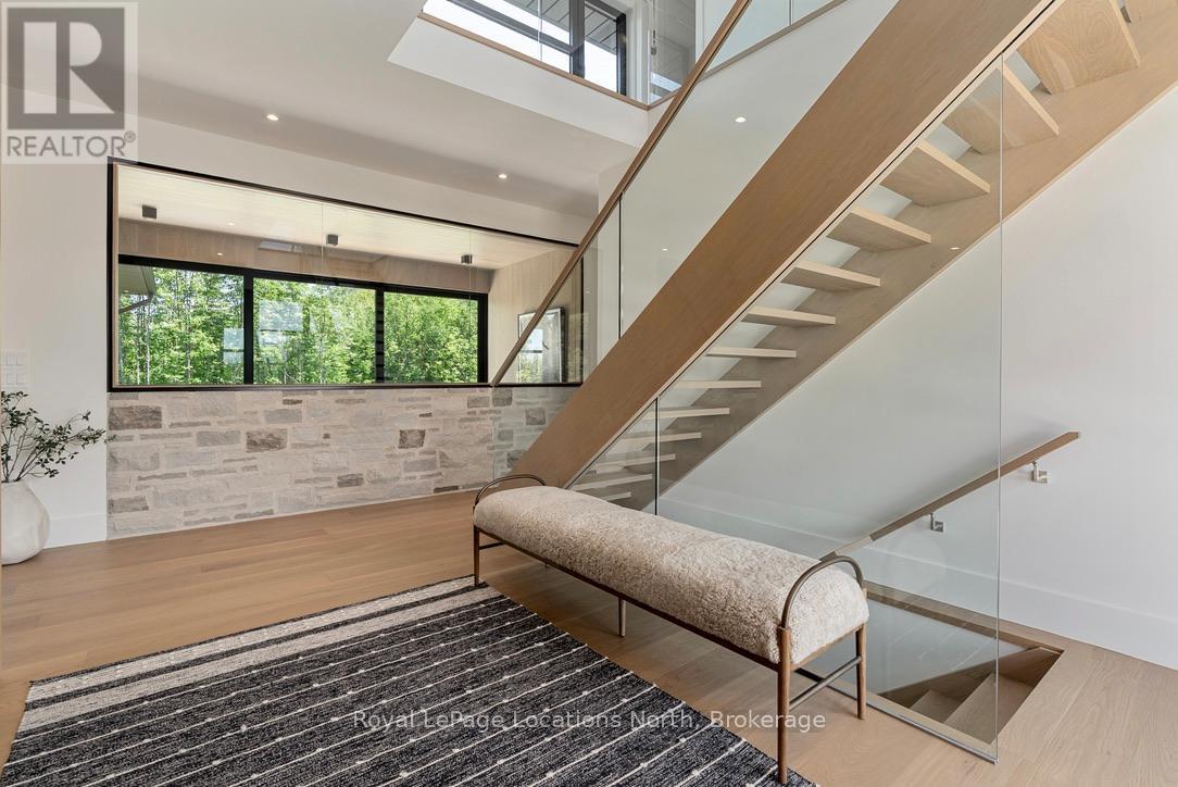 104 Maryward Crescent, Blue Mountains, Ontario  N0H 1J0 - Photo 9 - X12455356