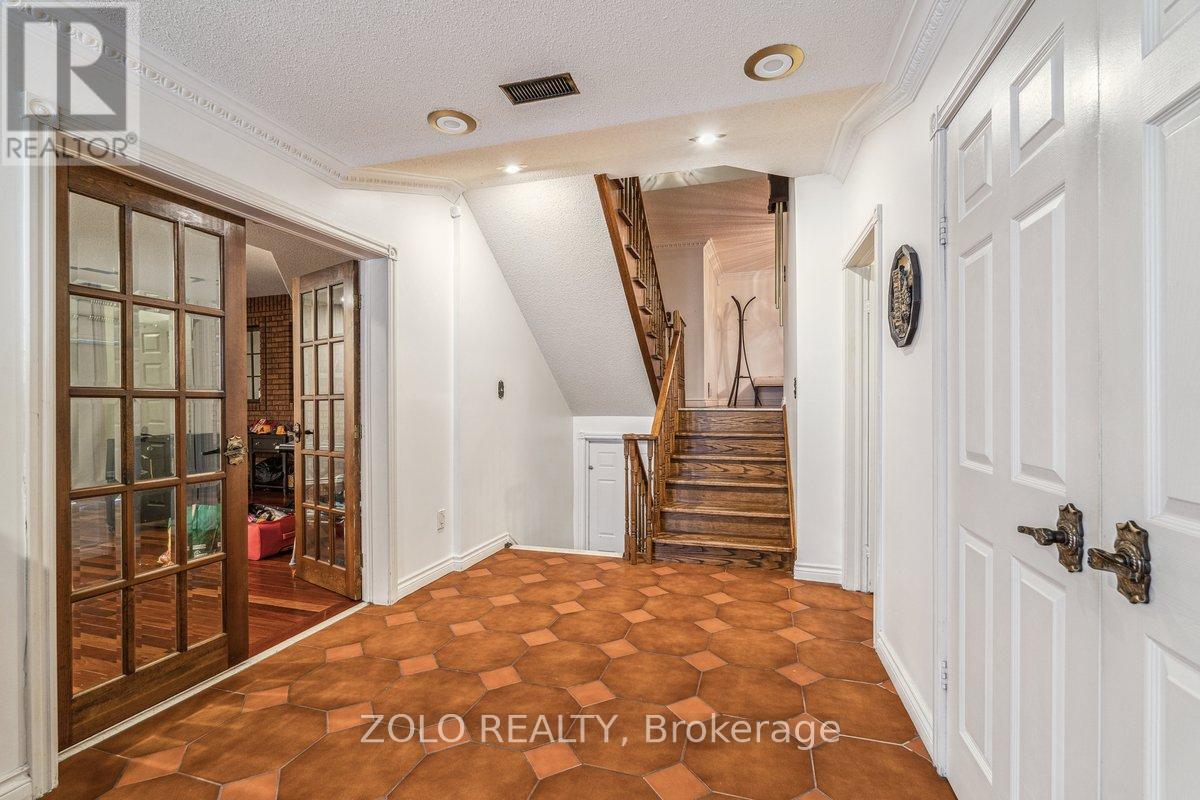 95 Pemberton Road, Richmond Hill, Ontario  L4C 3T6 - Photo 12 - N12461880