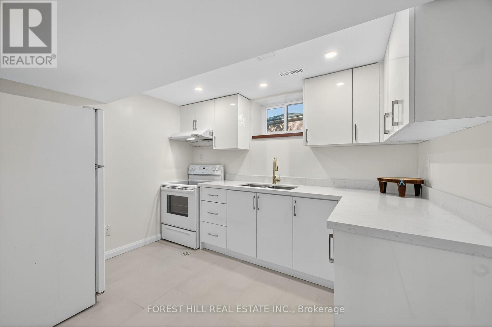 30 Goodview Road, Toronto (Don Valley Village), Ontario  M2J 2K5 - Photo 21 - C12488100