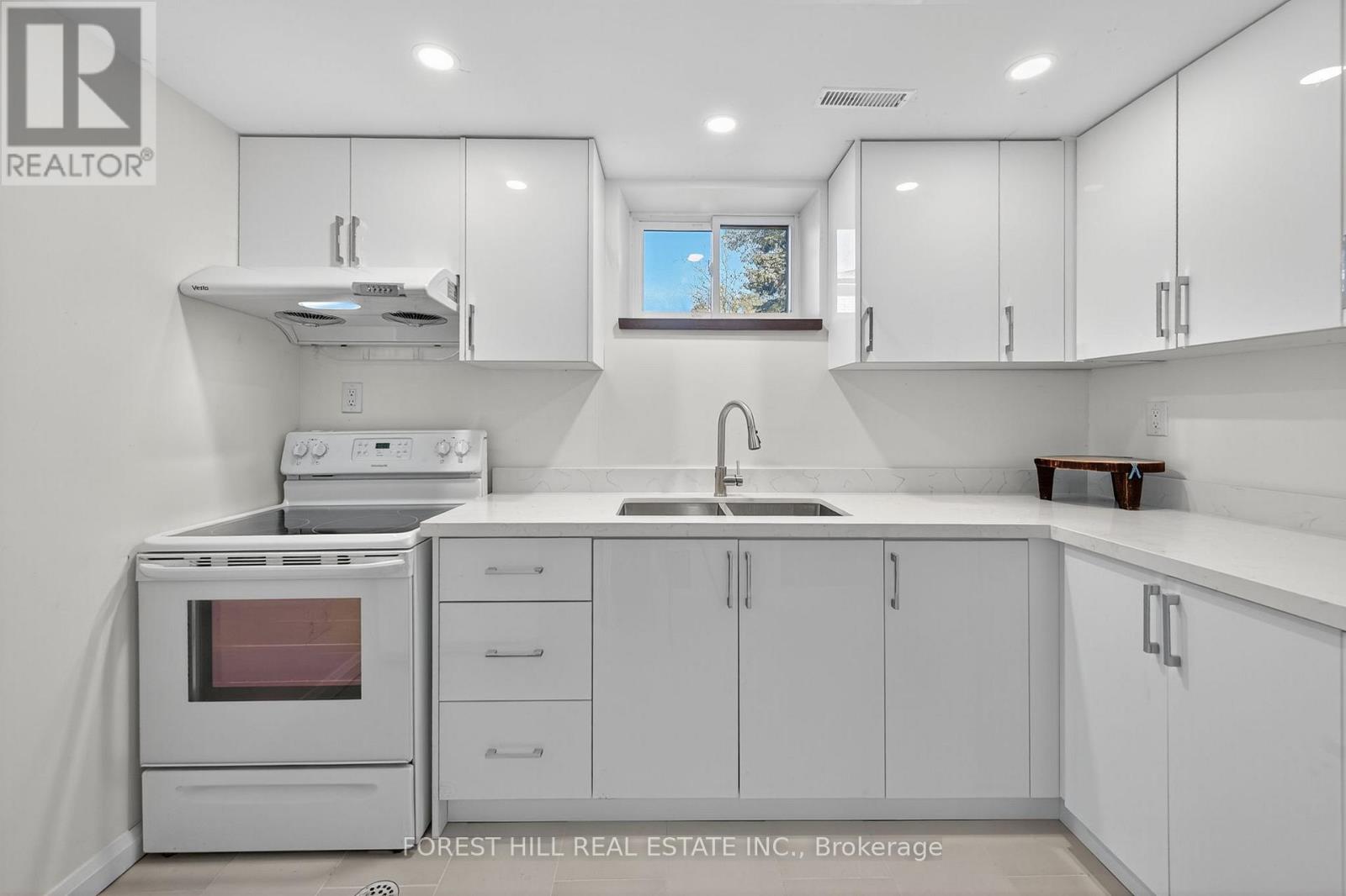 30 Goodview Road, Toronto (Don Valley Village), Ontario  M2J 2K5 - Photo 20 - C12488100