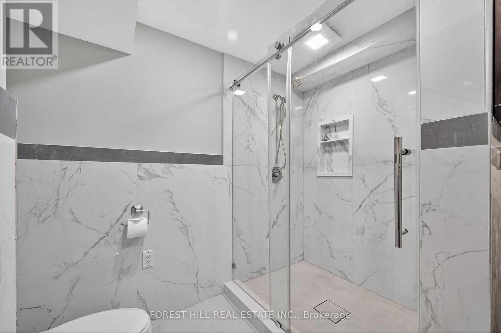 30 Goodview Road, Toronto (Don Valley Village), Ontario  M2J 2K5 - Photo 24 - C12488100