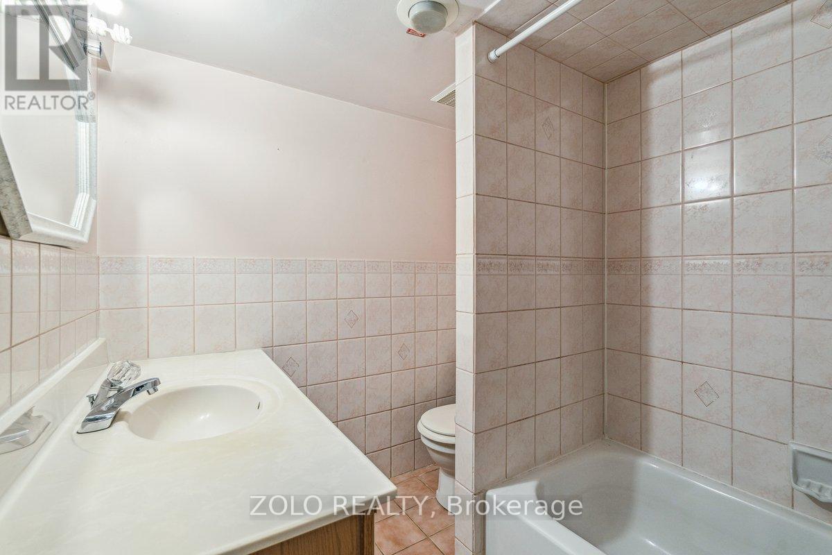 95 Pemberton Road, Richmond Hill, Ontario  L4C 3T6 - Photo 35 - N12461880