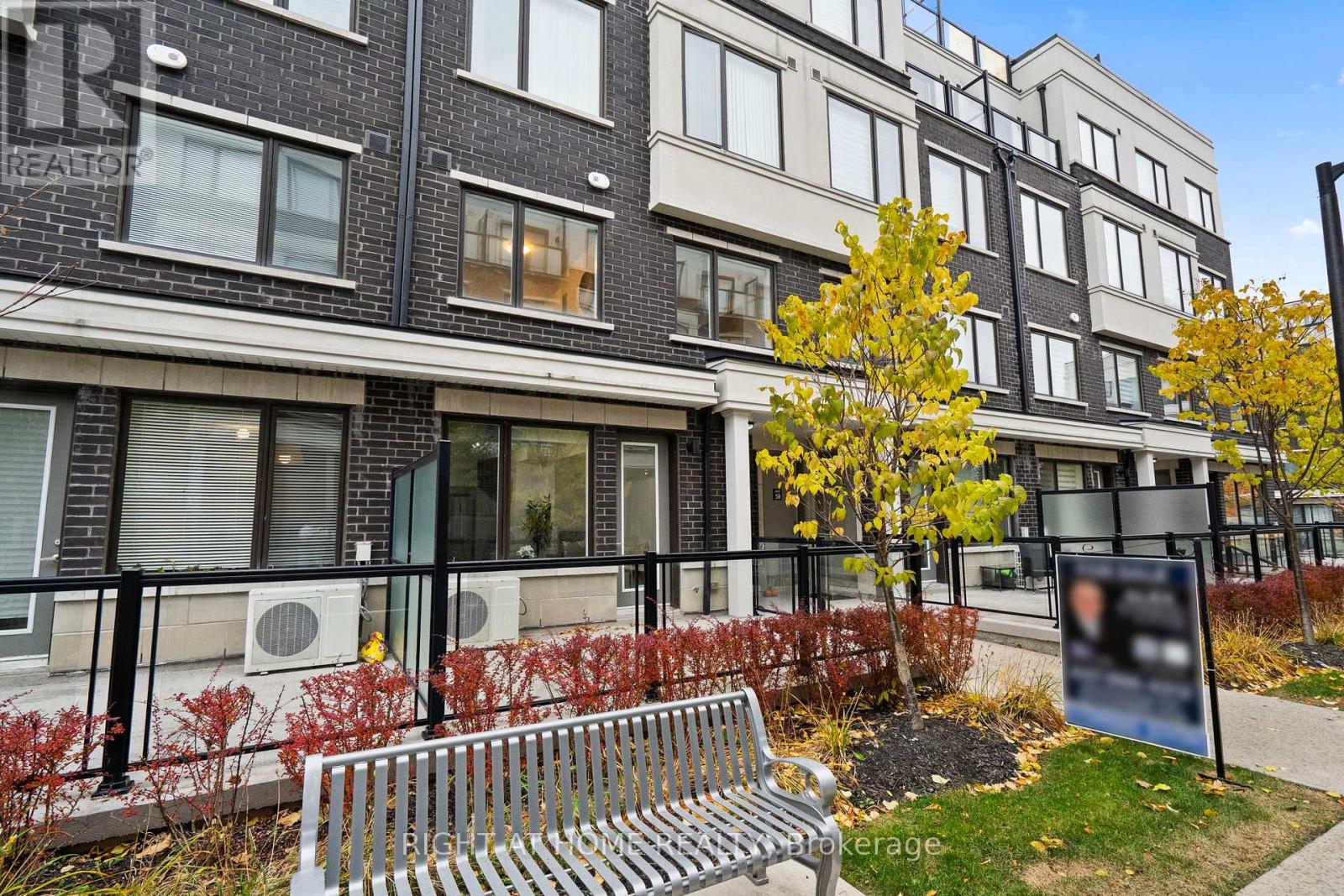 59 - 300 Alex Gardner Circle E, Aurora, Ontario  L4G 3G5 - Photo 2 - N12498170