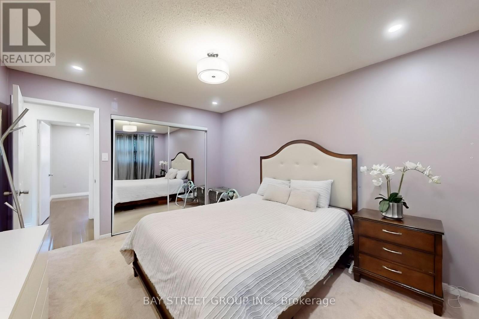 6119 Wabukayne Court, Mississauga, Ontario  L5N 2B1 - Photo 20 - W12498996