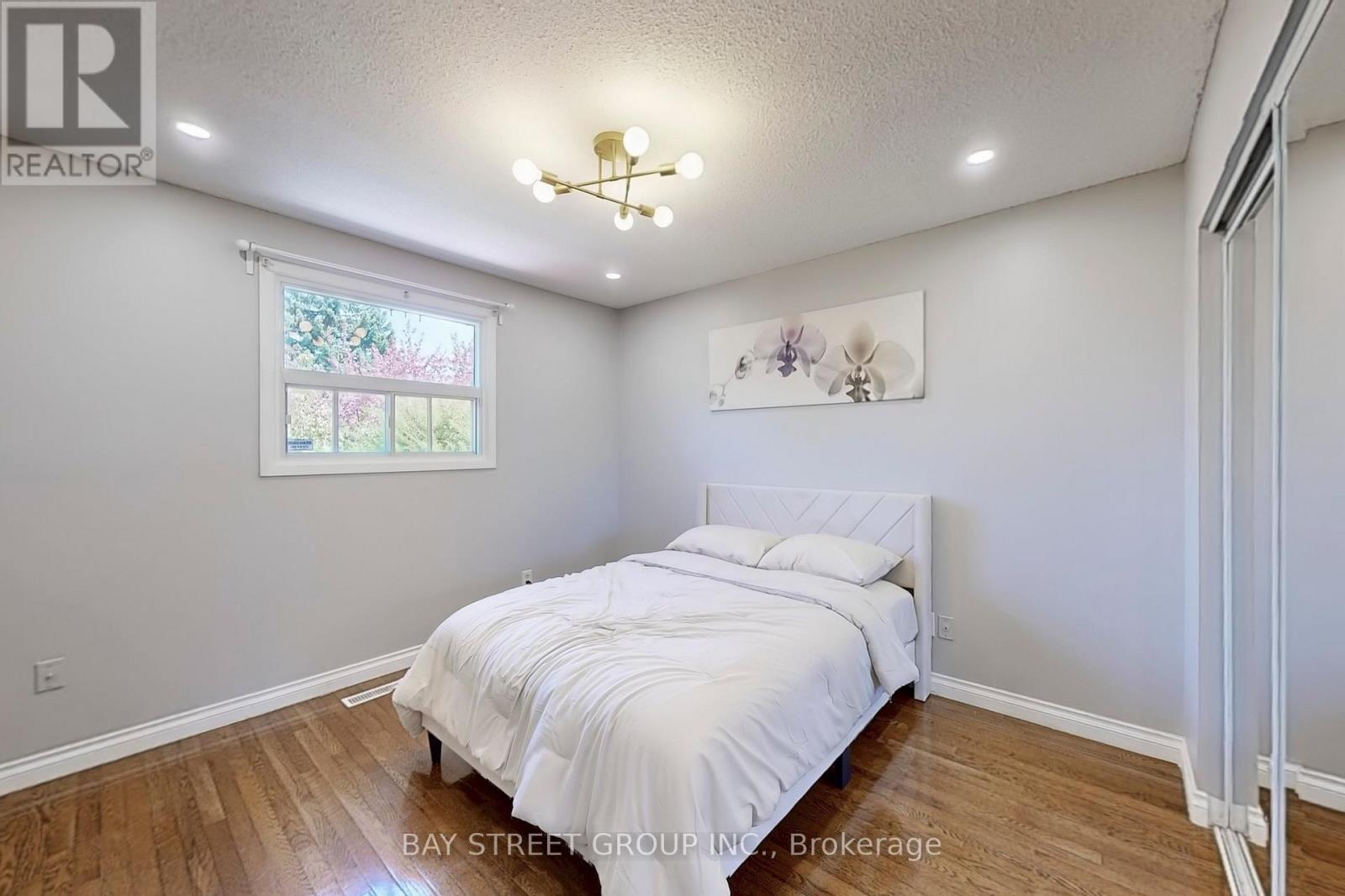 6119 Wabukayne Court, Mississauga, Ontario  L5N 2B1 - Photo 24 - W12498996