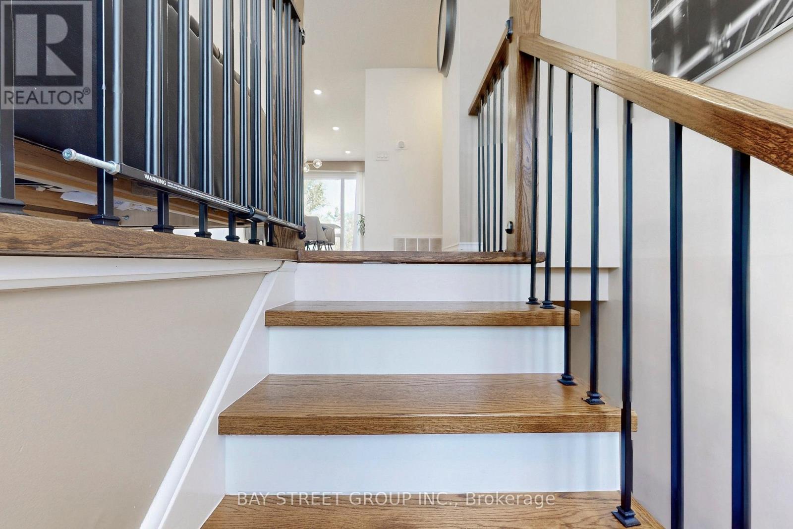 6119 Wabukayne Court, Mississauga, Ontario  L5N 2B1 - Photo 26 - W12498996