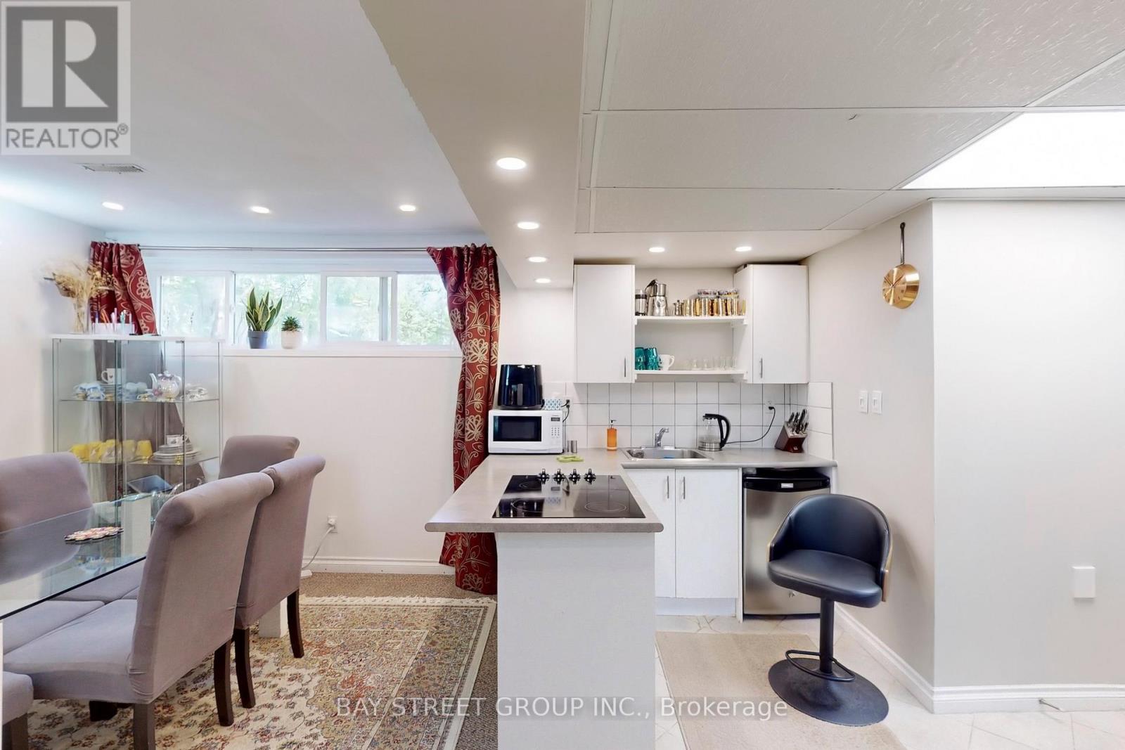 6119 Wabukayne Court, Mississauga, Ontario  L5N 2B1 - Photo 38 - W12498996