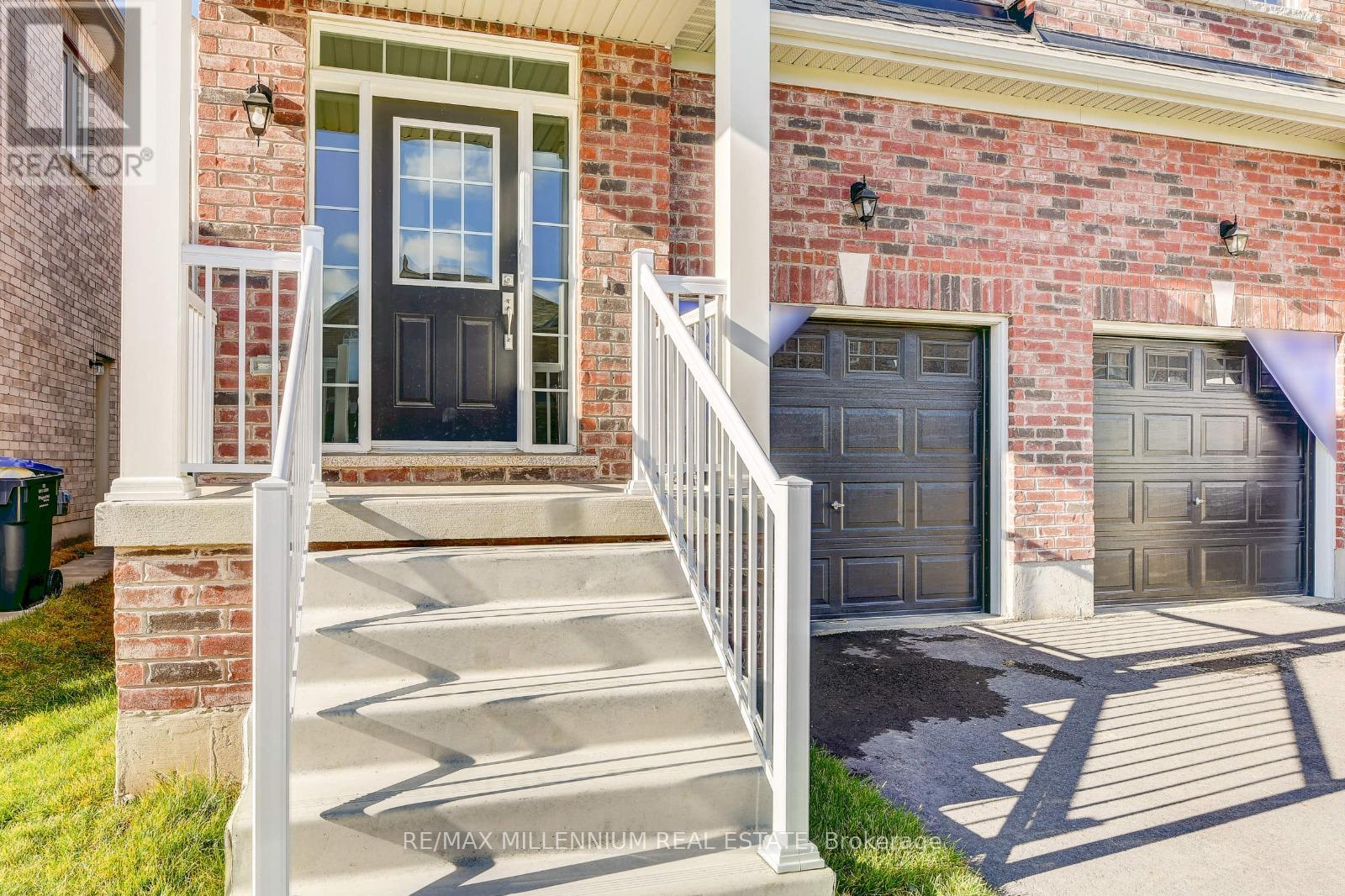 49 Frenchpark Circle, Brampton, Ontario  L6X 0Y6 - Photo 2 - W12499002