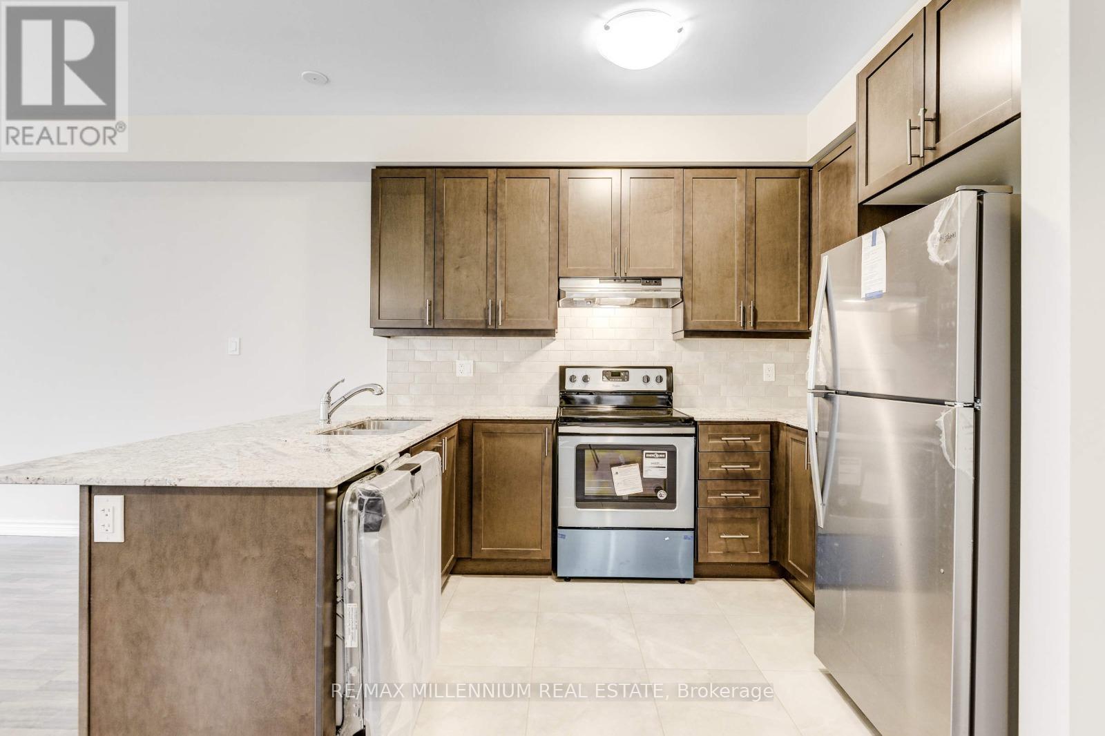 49 Frenchpark Circle, Brampton, Ontario  L6X 0Y6 - Photo 9 - W12499002