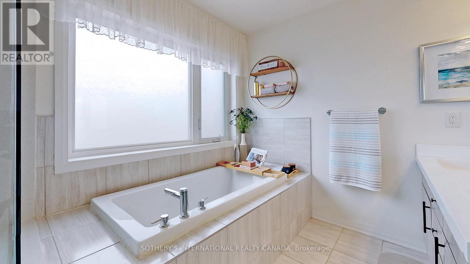 27 Thomas Mulholland Drive, Toronto, Ontario  M3K 0A8 - Photo 15 - W12499022