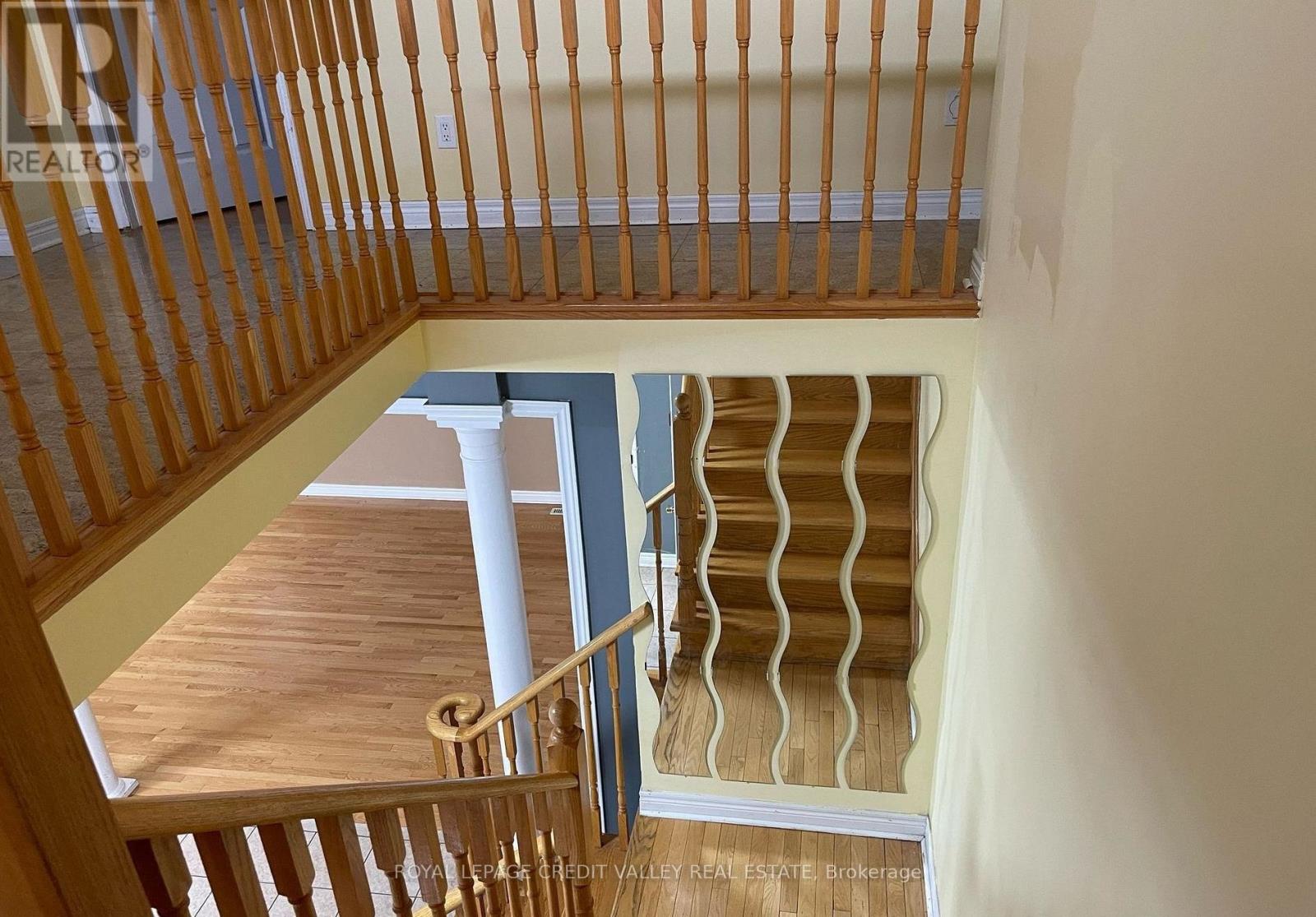 33 Fairlawn Boulevard, Brampton, Ontario  L6P 2X4 - Photo 10 - W12499050