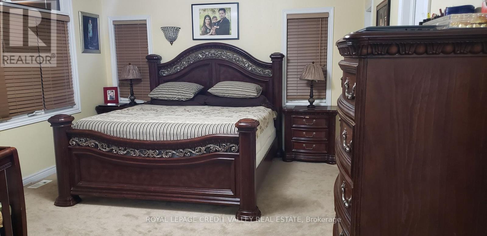 33 Fairlawn Boulevard, Brampton, Ontario  L6P 2X4 - Photo 7 - W12499050