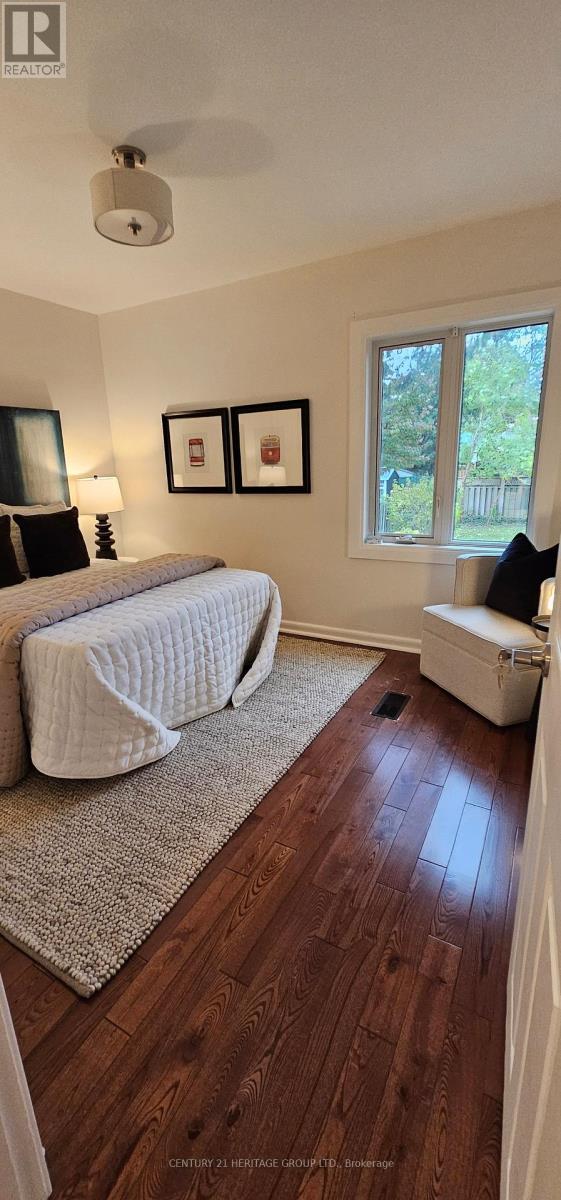 67 Savona Drive, Toronto, Ontario  M8W 4V2 - Photo 11 - W12499068