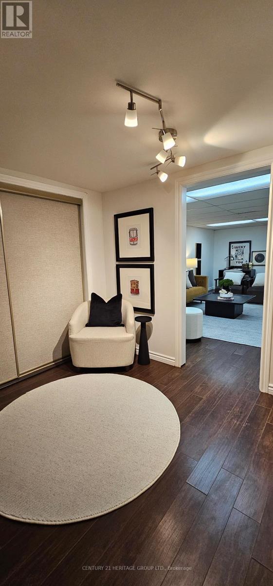 67 Savona Drive, Toronto, Ontario  M8W 4V2 - Photo 21 - W12499068