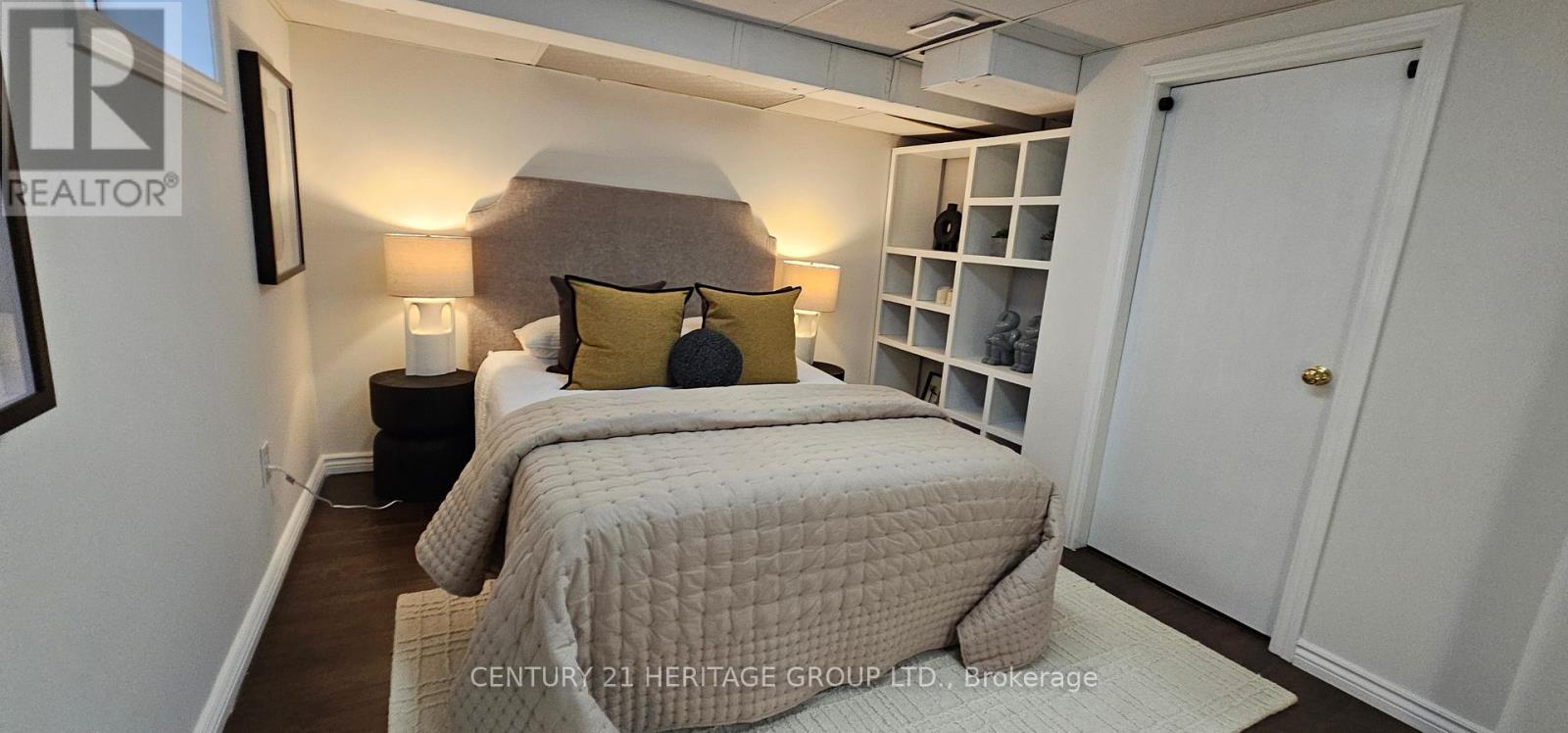 67 Savona Drive, Toronto, Ontario  M8W 4V2 - Photo 24 - W12499068