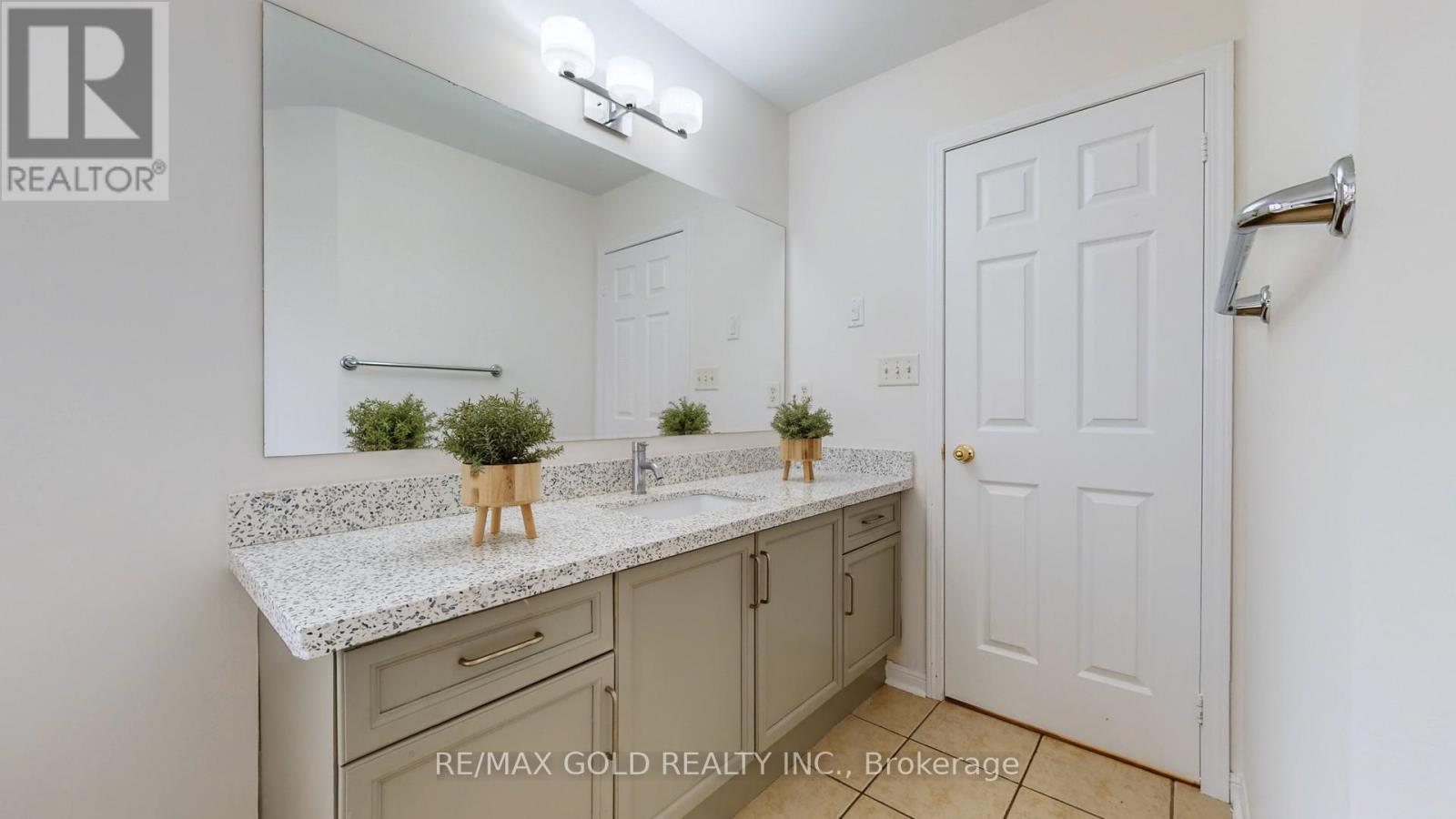 7 Chudleigh Avenue, Brampton, Ontario  L6X 0N1 - Photo 27 - W12499090