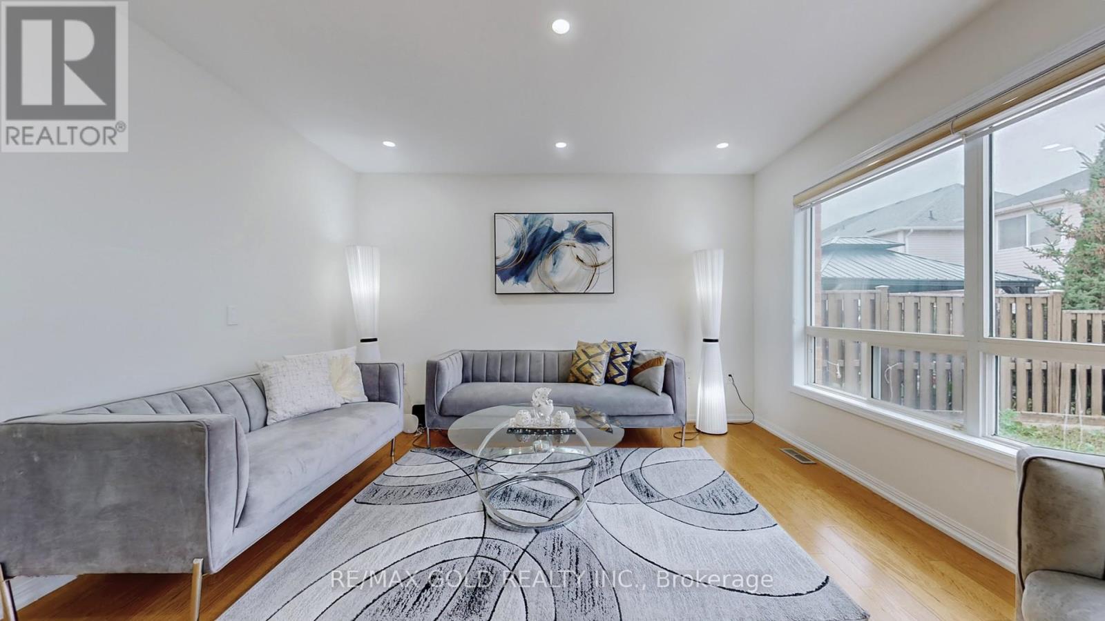 7 Chudleigh Avenue, Brampton, Ontario  L6X 0N1 - Photo 4 - W12499090