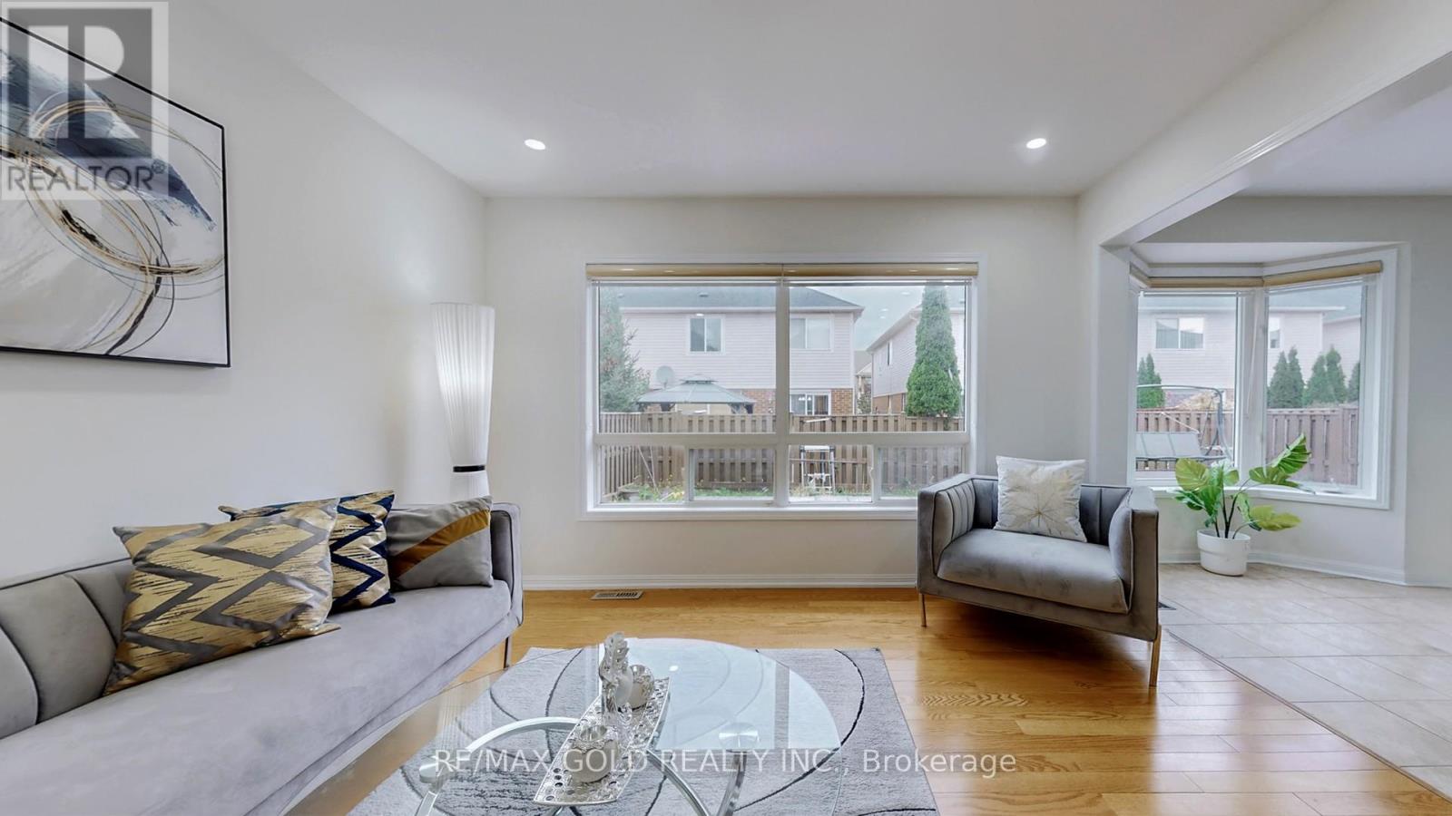 7 Chudleigh Avenue, Brampton, Ontario  L6X 0N1 - Photo 6 - W12499090