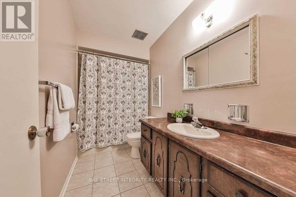 1330 Grand Boulevard, Oakville, Ontario  L6H 2X6 - Photo 16 - W12499110