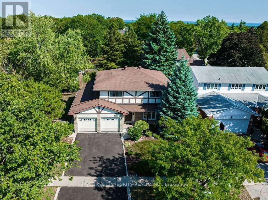 1330 Grand Boulevard, Oakville, Ontario  L6H 2X6 - Photo 2 - W12499110