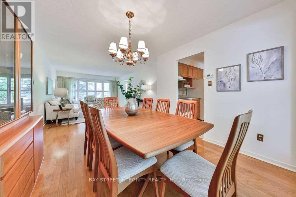 1330 Grand Boulevard, Oakville, Ontario  L6H 2X6 - Photo 5 - W12499110