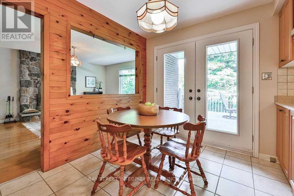 1330 Grand Boulevard, Oakville, Ontario  L6H 2X6 - Photo 7 - W12499110