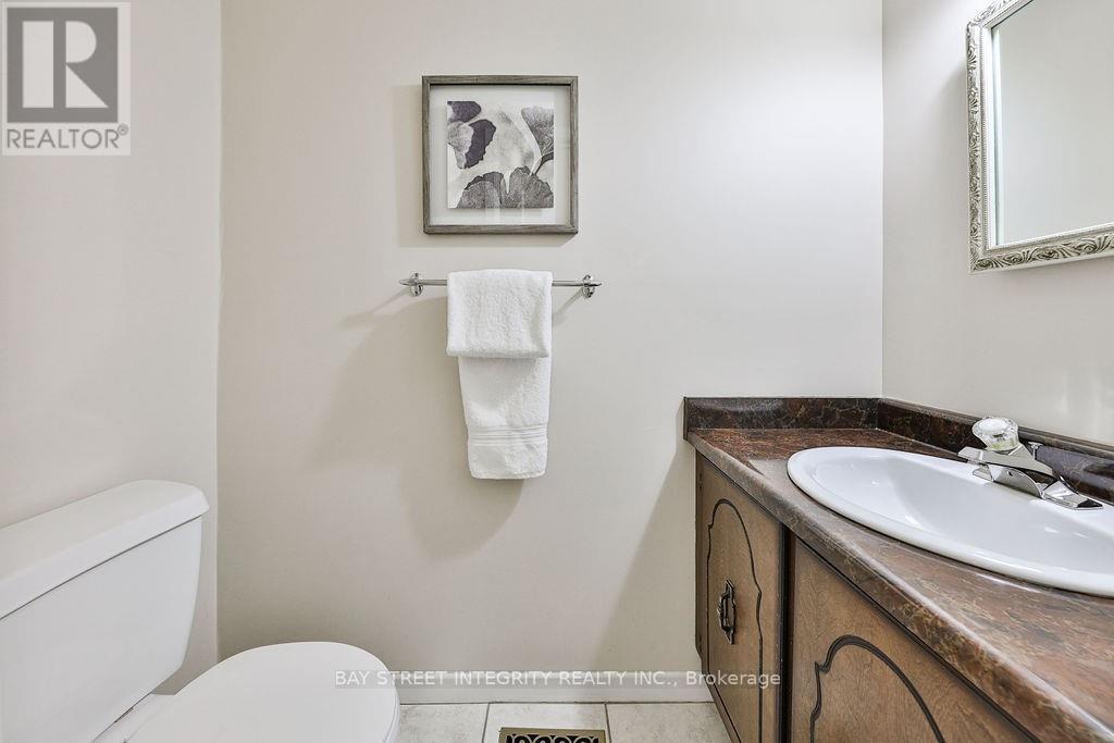 1330 Grand Boulevard, Oakville, Ontario  L6H 2X6 - Photo 8 - W12499110