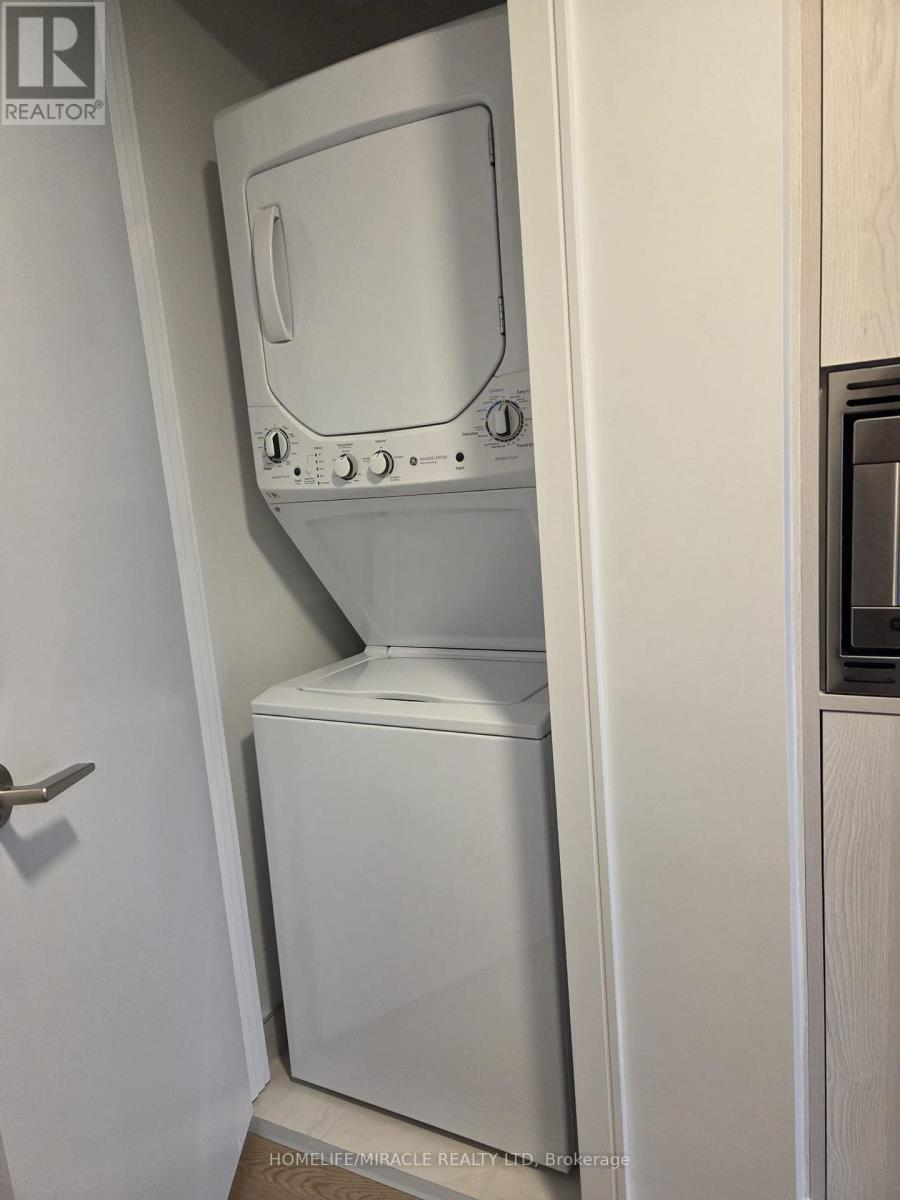 202 - 3009 Novar Road, Mississauga, Ontario  L5B 0P9 - Photo 3 - W12499124