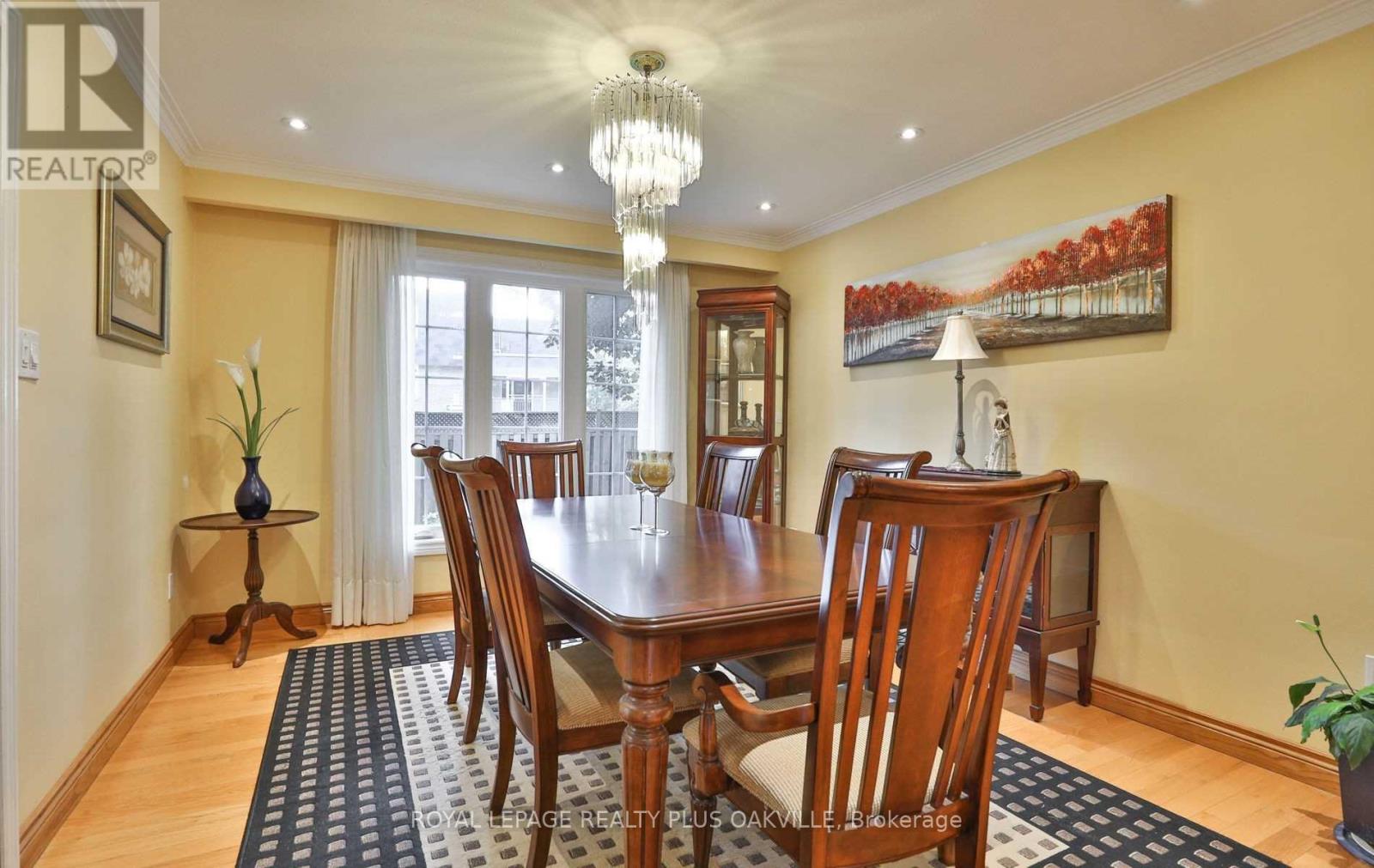 2100 Waycross Crescent, Mississauga, Ontario  L5K 1H9 - Photo 10 - W12499132