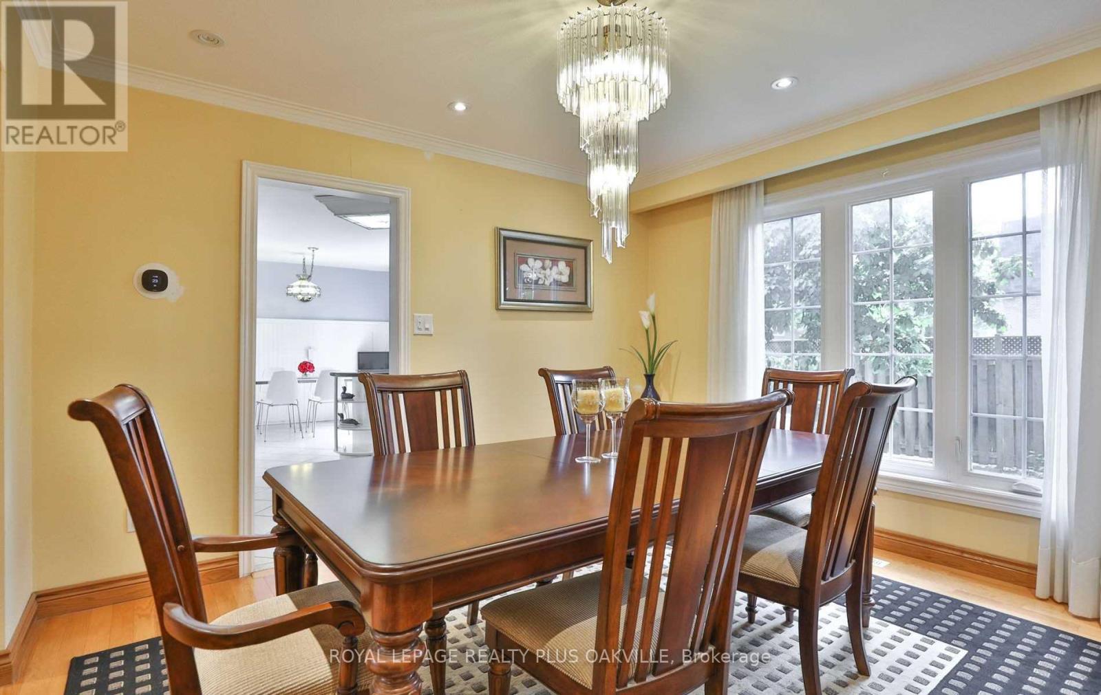 2100 Waycross Crescent, Mississauga, Ontario  L5K 1H9 - Photo 11 - W12499132