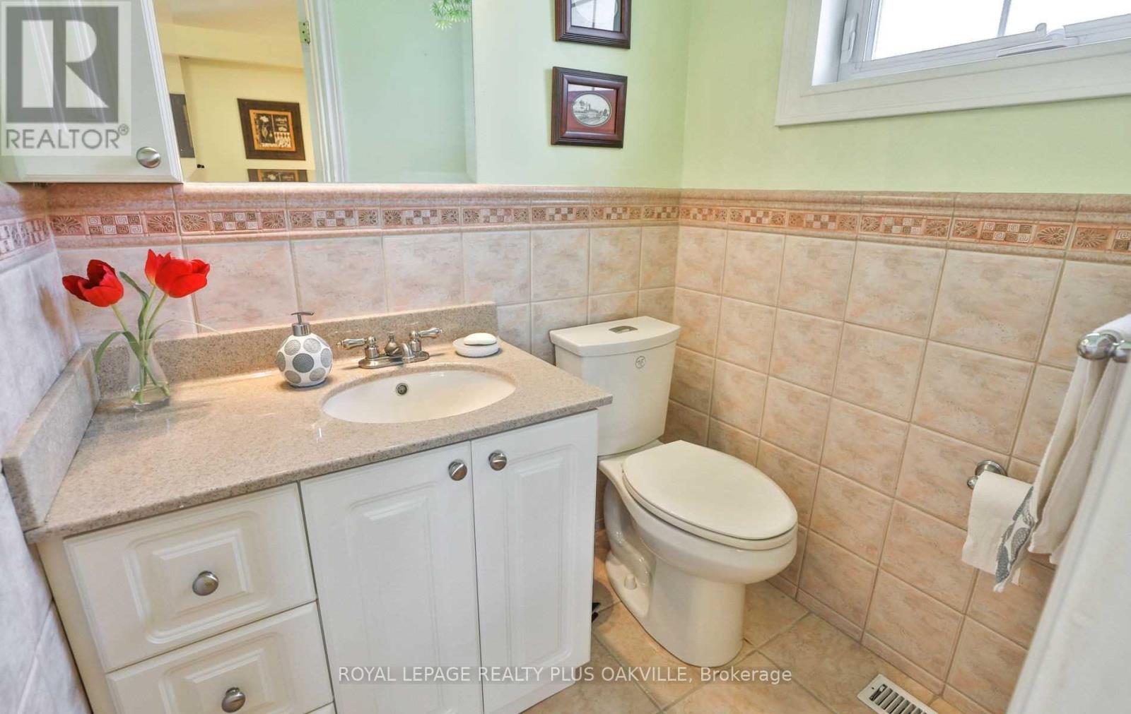 2100 Waycross Crescent, Mississauga, Ontario  L5K 1H9 - Photo 25 - W12499132