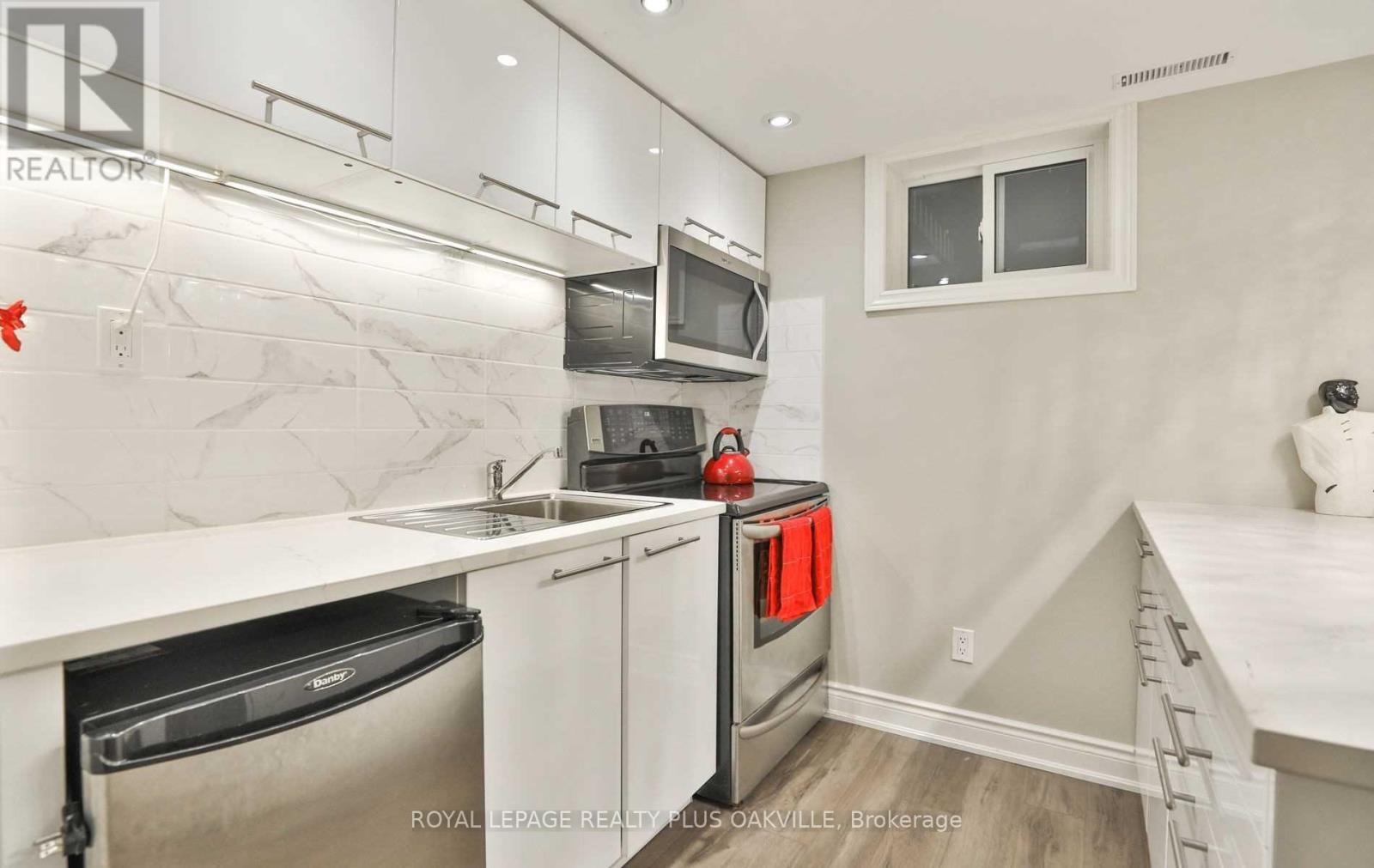 2100 Waycross Crescent, Mississauga, Ontario  L5K 1H9 - Photo 35 - W12499132