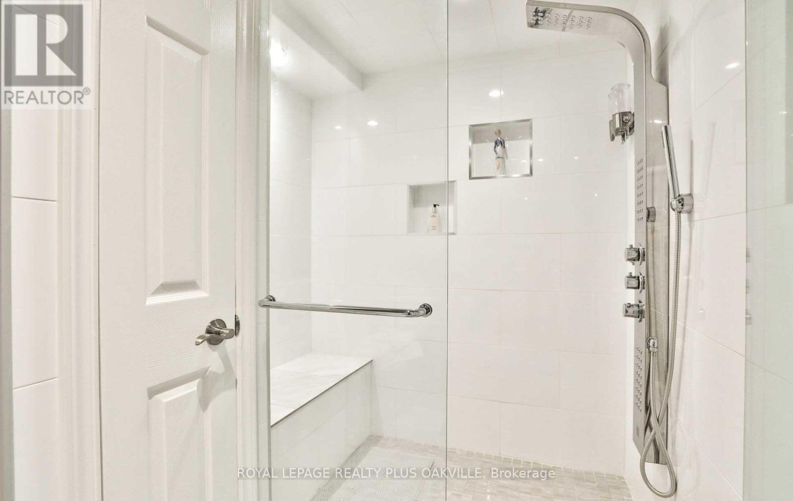 2100 Waycross Crescent, Mississauga, Ontario  L5K 1H9 - Photo 40 - W12499132