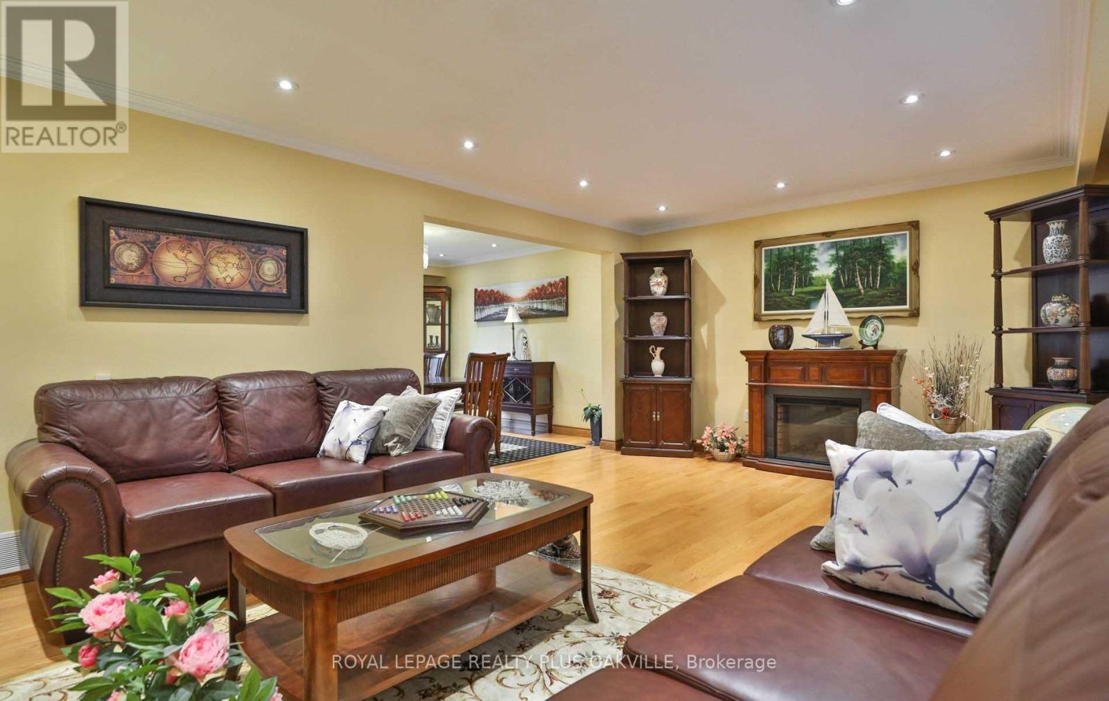 2100 Waycross Crescent, Mississauga, Ontario  L5K 1H9 - Photo 8 - W12499132