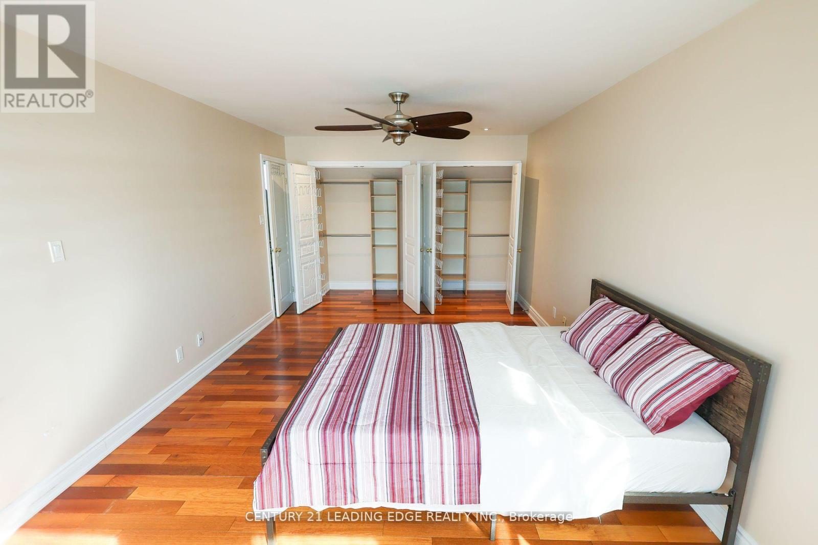 18 Peregrine Grove, Brampton, Ontario  L6S 4B6 - Photo 11 - W12499144